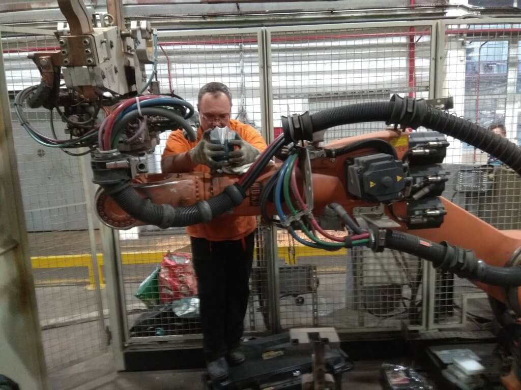  Автоматизация производственных процессов с применением роботов